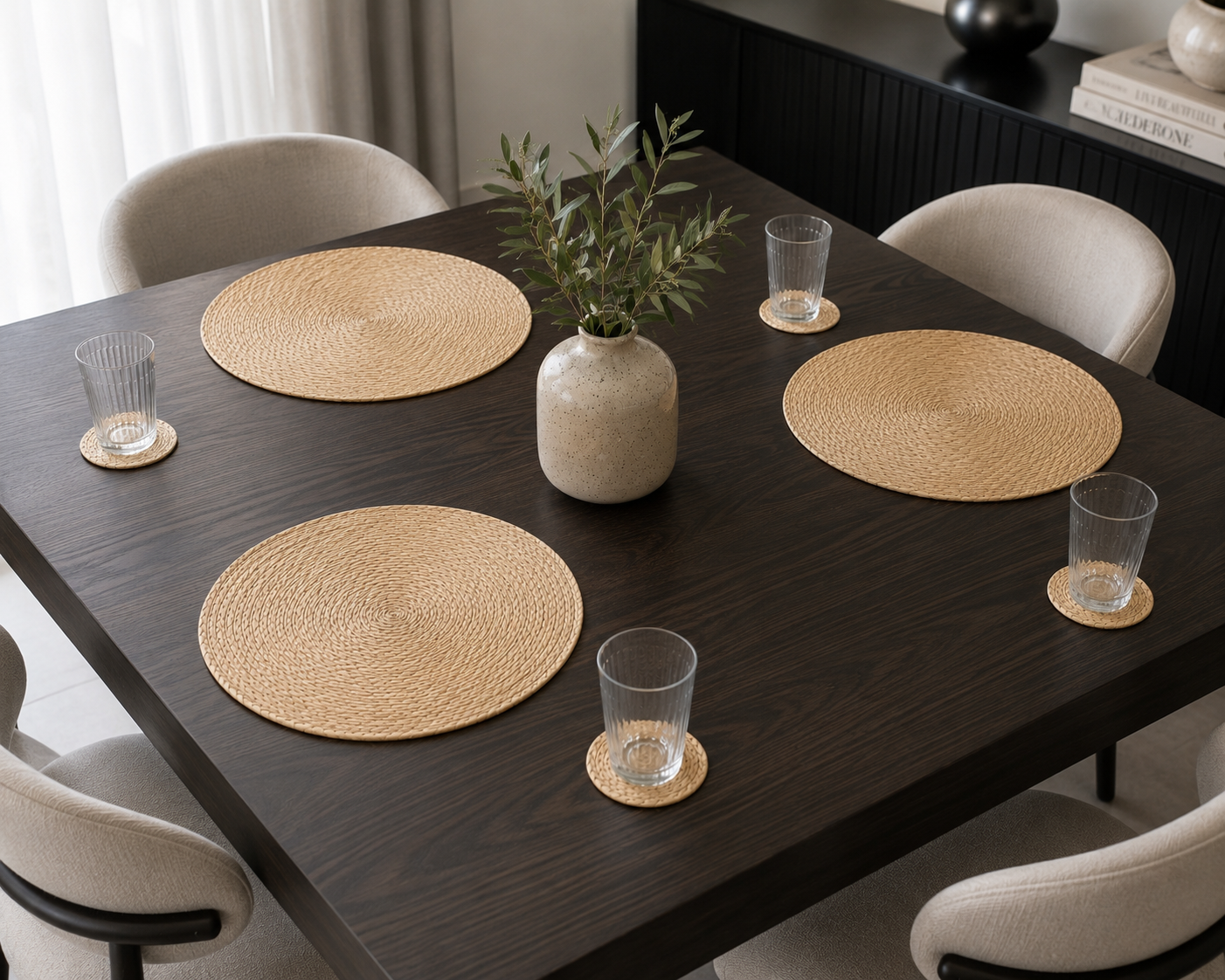 Kit de Mesa de Tule Natural – 4 Manteles Individuales Redondos + 4 Portavasos